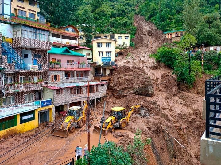 Property worth 4414.95 crore destroyed due to rain in Himachal Pradesh ann Himachal Flood: हिमाचल की बारिश में 4414.95 करोड़ की तबाही, जानें जान-माल का कितना हुआ नुकसान