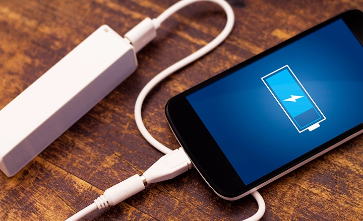 Smartphones Tips : तुमच्या स्मार्टफोनची बॅटरी लवकर संपतेय? मग, फाॅलो करा 'या' काही टिप्स