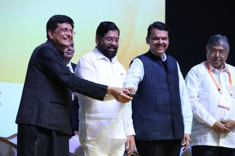 PM MITRA textile park launched in Maharashtra s Amravati news eknath shinde piyush goyal Amravati News : MIDC तर्फे PM मित्र पार्कचं लोकार्पण, मुख्यमंत्र्यांसह केंद्रीय मंत्री पीयुष गोयल यांची उपस्थित