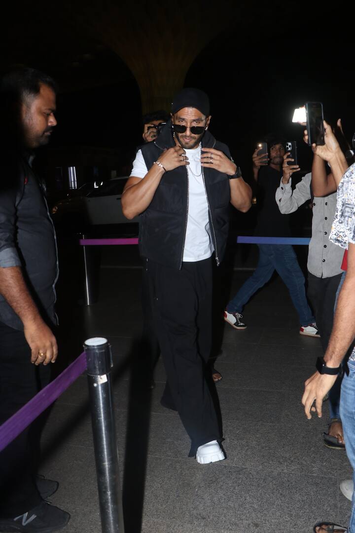 इस दौरान रणवीर सिंह अपनी लेम्बोर्गिनी उरुस में एयरपोर्ट पहुंचे थे.