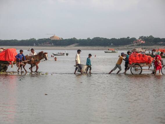 UP Flood: यूपी के 11 जिलों में बाढ़ का कहर, हादसों में 4 की मौत, आगरा में घुसा यमुना का पानी UP Flood: यूपी के 11 जिलों में बाढ़ का कहर, हादसों में 4 की मौत, आगरा में घुसा यमुना का पानी