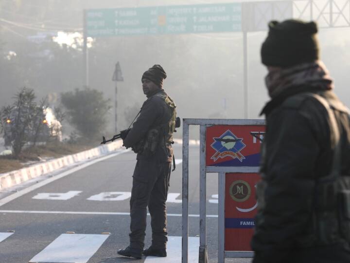 Jammu Kashmir Two IEDs Recovered from Wodhpura Forest in Handwara in a search operation Jammu Kashmir: पुलिस और सेना के तलाशी अभियान में मिले दो IED, और भी छिपे होने की आशंका, सर्च ऑपरेशन जारी