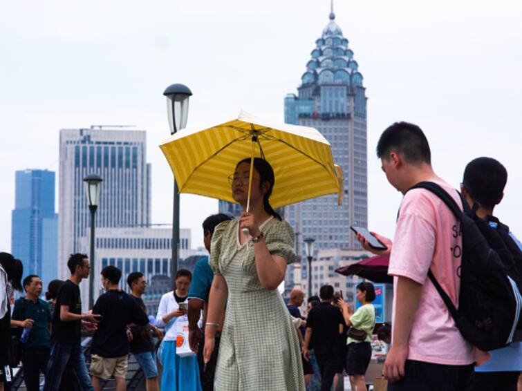 China Reels Under Record-Shattering Heatwave, Mercury Soars To 52 Degrees Celsius China Reels Under Record-Shattering Heatwave, Mercury Soars To 52 Degrees Celsius