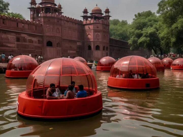 दिल्ली में यमुना खतरे के निशान से करीब 3 मीटर ऊपर बह रही थी. इस बार यमुना का जलस्तर रिकॉर्ड 208.66 मीटर पहुंच गया, जिससे पानी लाल किले सहित कई निचले इलाकों में घुस गया.