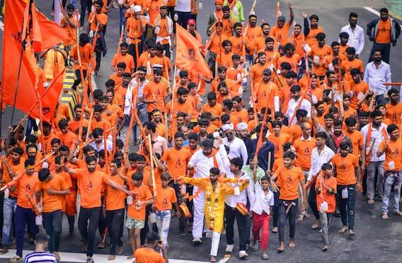 કાવડ યાત્રાના ઈતિહાસ સાથે જોડાયેલી ઘણી માન્યતાઓ છે, તેમાંથી એક છે કાવડ યાત્રાની આ પ્રથા ભગવાન શિવના પરમ ભક્ત પરશુરામ દ્વારા શરૂ કરવામાં આવી હતી.