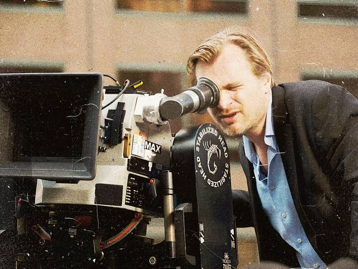 Christopher Nolan :ख्रिस्तोफर नोलनने या आधी टाईम ट्रॅव्हलवर आधारित चित्रपटांची निर्मिती केली आहे, ऐतिहासिक चित्रपटांची निर्मिती केली आहे. त्याचे प्रत्येक चित्रपट म्हणजे प्रेक्षकांसाठी एक पर्वणीच असते.