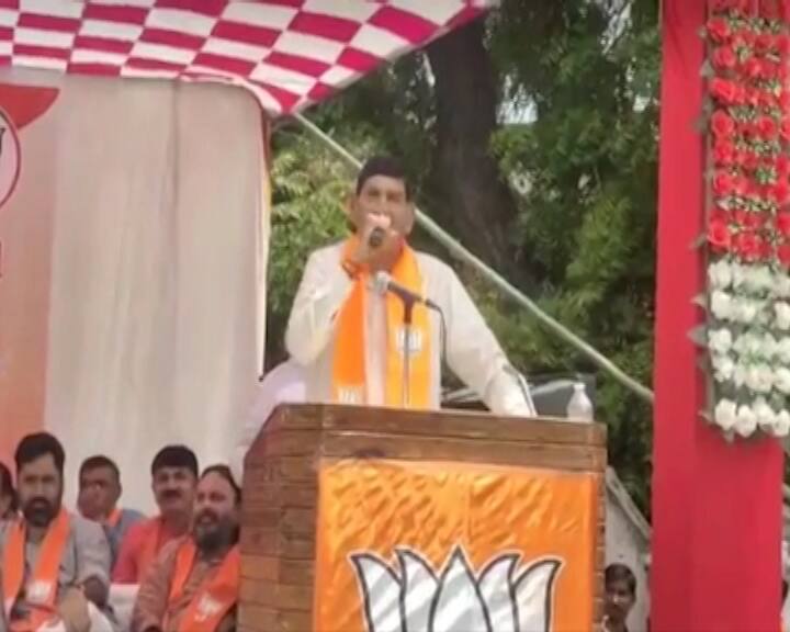 Rajkot MP Mohan Kundaria hits out at opponents, says - Will be MP from Wankaner till 2029 રાજકોટના સાંસદ મોહન કુંડારીયાએ વિરોધી જૂથને લીધા આડે હાથ, કહ્યું – 2024 જ નહીં પણ 2029 સુધી વાંકાનેરનો સાંસદ રહેવાનો છું