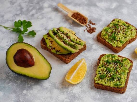 Avocado Cheese Sandwich: शाम के नाश्ते में खाना है कुछ क्रिस्पी और क्रंची, तो बनाएं यह खास सैंडविच