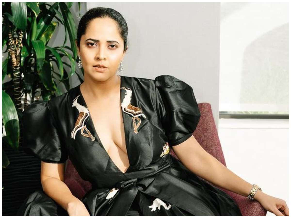 Anasuya To Play Different Shades In 'Khiladi'! - ManaTeluguMovies.net