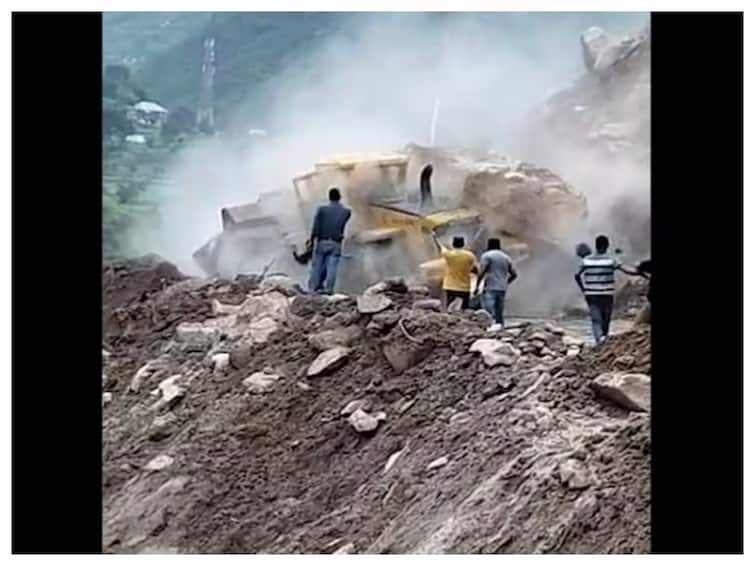 Himachal Pradesh: Mandi-Kullu National Highway Blocked After Debris Falls On Machine. WATCH Himachal Pradesh: Mandi-Kullu National Highway Blocked After Debris Falls On JCB. WATCH