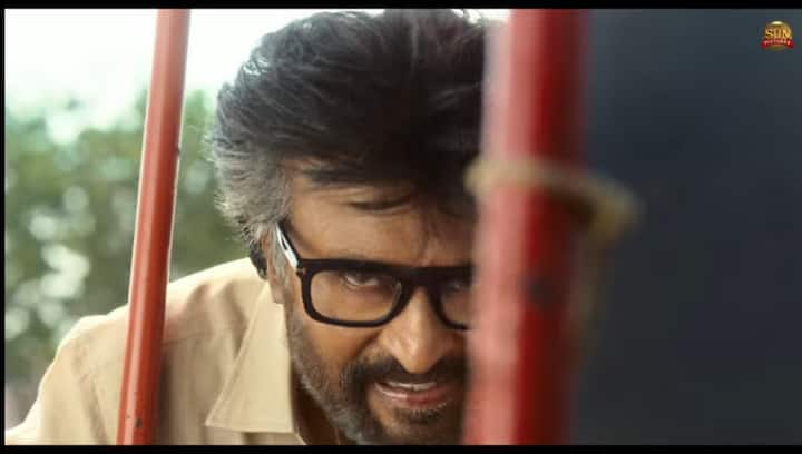 இப்பாடலின் வரிகள் அனைத்தும் ரஜினிக்கு முற்றிலும் பொருந்தும் வகையில் எழுதப்பட்டுள்ளது. பாடலின் நடுவே அவ்வப்போது வரும் பி.ஜி.எம் சிறப்பாக உள்ளது.