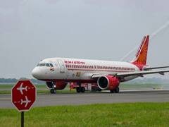 एयर इंडिया की फ्लाइट में फटा मोबाइल, उदयपुर में इमरजेंसी लैंडिंग, जानिए क्या है पूरा मामला?