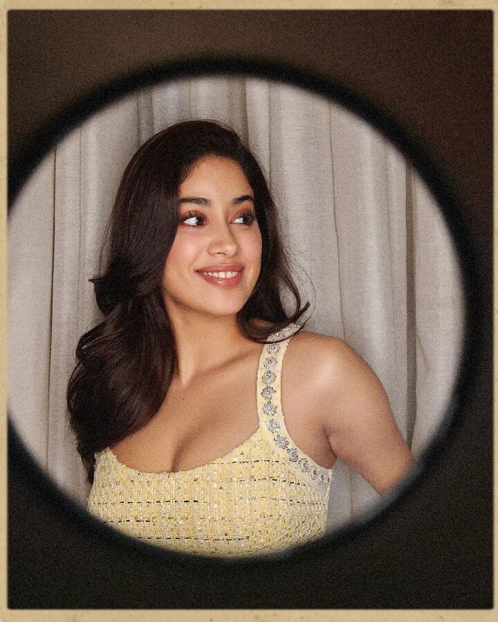 జాన్వీ కపూర్ బ్యూటీఫుల్ ఫోటోస్. Image credit: Janhvi Kapoor/Instagram