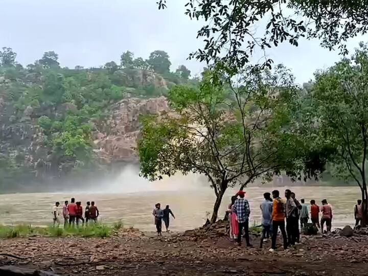 इथे येणारे पर्यटक झिप लाईन, ब्रह्मा ब्रिज, मल्टीवाईन ब्रिज, वीसेफ ब्रिज, कमांडो झीक-झॅक बॅलन्स, हँगिंग ब्रिज, सीसॉ बॅलन्स, झार्क बाल यांसारख्या साहसी खेळांचा आनंद लुटतात.