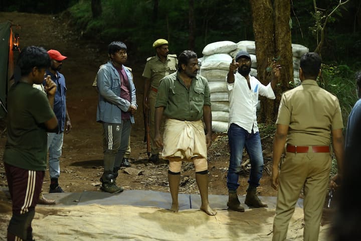 முதம் பாகம் மக்கள் மற்றும் ரசிகர்கள் மத்தியில் நல்ல வரவேற்பை பெற்றது. அதை தொடர்ந்து இப்படத்தின் இரண்டாம் பாகம் எப்போது வெளியாகும் என மக்கள் எதிர்பார்த்தனர்