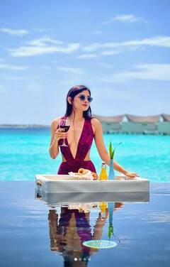 Kanika Mann: ਕਨਿਕਾ ਮਾਨ ਨੇ ਮੋਨੋਕਿਨੀ ਪਹਿਨ ਕੇ ਪੂਲ 'ਚ ਦਿੱਤੇ ਬੋਲਡ ਪੋਜ਼, ਤਸਵੀਰਾਂ ਨੇ ਹਾਈ ਕੀਤਾ ਇੰਟਰਨੈੱਟ ਦਾ ਪਾਰਾ