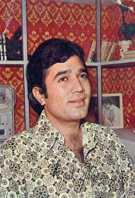 ਆਖਰ 1973 'ਚ ਧਰਮਿੰਦਰ ਦੀ ਇੱਕ ਫਿਲਮ ਹੋਰ ਆਈ, ਜਿਸ ਨੇ ਉਨ੍ਹਾਂ ਨੂੰ ਸੁਪਰਸਟਾਰ ਦੇ ਸਿੰਘਾਸਣ 'ਤੇ ਬਿਠਾਇਆ ਅਤੇ ਰਾਜੇਸ਼ ਖੰਨਾ ਨੂੰ ਹੇਠਾਂ ਲਾਹਿਆ। ਉਹ ਫਿਲਮ ਸੀ 'ਲੋਫਰ'। ਇਹ ਫਿਲਮ ਸੁਪਰਹਿੱਟ ਸੀ। ਪਰ ਸੋਨੇ ਤੇ ਸੁਹਾਗਾ ਸੀ ਇਸ ਫਿਲਮ ਦੇ ਗੀਤ। ਧਰਮਿੰਦਰ 'ਤੇ ਫਿਲਮਾਇਆ ਗਿਆ ਮੋਹਮੰਦ ਰਫੀ ਦੀ ਆਵਾਜ਼ 'ਚ ਗੀਤ 'ਆਜ ਮੌਸਮ ਬੜਾ ਬੇਈਮਾਨ ਹੈ' ਉਸ ਸਾਲ ਦਾ ਸਭ ਤੋਂ ਵੱਡਾ ਸੁਪਰਹਿੱਟ ਗੀਤ ਸਾਬਤ ਹੋਇਆ। ਹੁਣ ਪੂਰੇ ਦੇਸ਼ 'ਚ ਸਿਰਫ ਇਹੀ ਗਾਣਾ ਗੂੰਜ ਰਿਹਾ ਸੀ। ਲੋਕ ਕਿਸ਼ੋਰ ਕੁਮਾਰ ਤੇ ਰਾਜੇਸ਼ ਖੰਨਾ ਨੂੰ ਭੁੱਲਣ ਲੱਗੇ ਸੀ। ਹੁਣ ਧਰਮਿੰਦਰ ਤੇ ਰਫੀ ਦੀ ਜੋੜੀ ਹਿੱਟ ਹੋ ਗਈ ਸੀ।