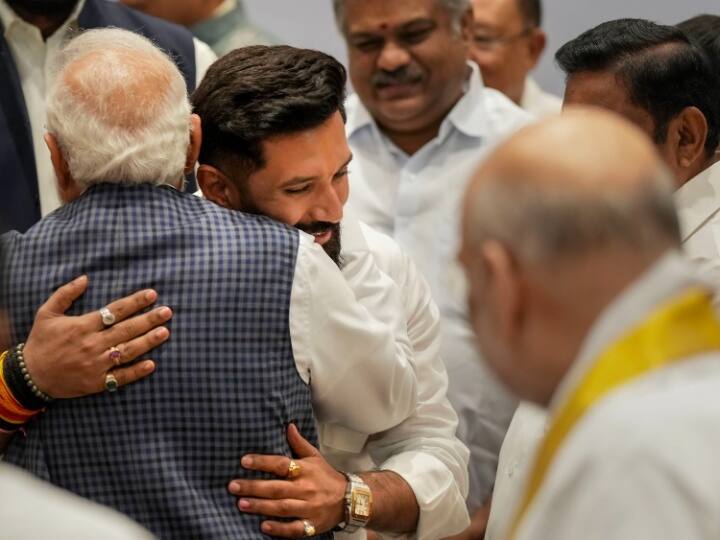 '...भावुक पल था', चिराग पासवान ने फिर खुद को बताया पीएम मोदी का हनुमान NDA Delhi Meeting Chirag Paswan PM Modi Narendra Modi Hanuman ann '...भावुक पल था', चिराग पासवान ने फिर खुद को बताया पीएम मोदी का हनुमान