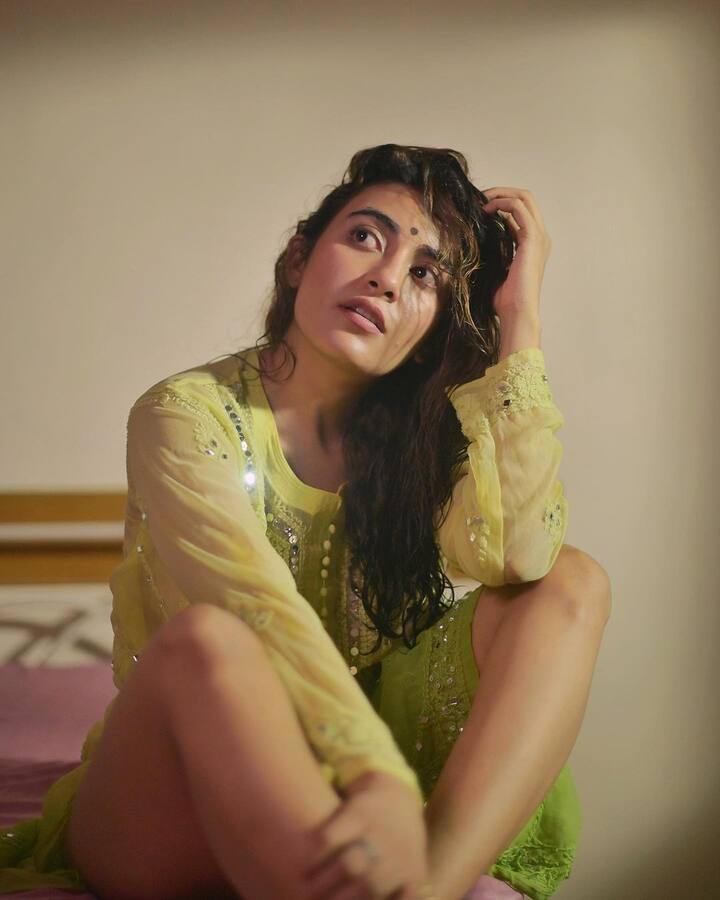 ઈન્સ્ટાગ્રામ પર એક્ટ્રેસના લાખો ફોલોઅર્સ છે. ચાહકો તેની તસવીરોને લાઈક કરે છે.