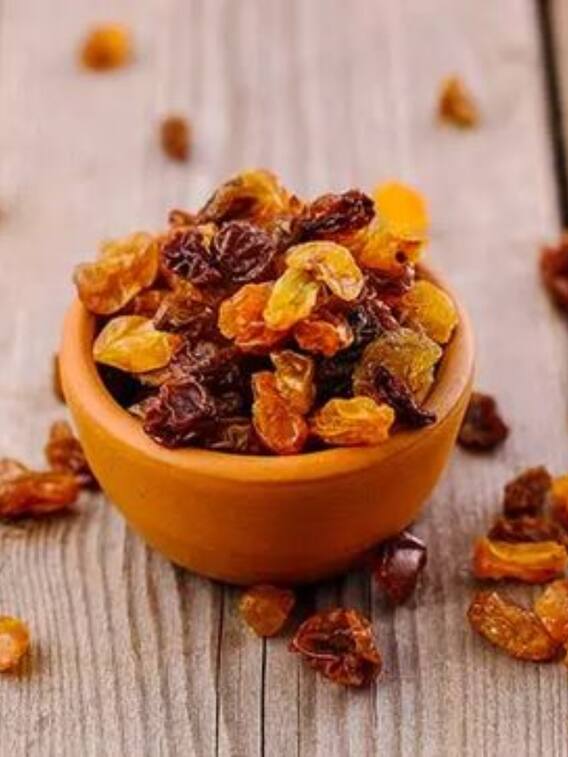 किशमिश का पानी इन 4 बीमारियों को करता है दूर