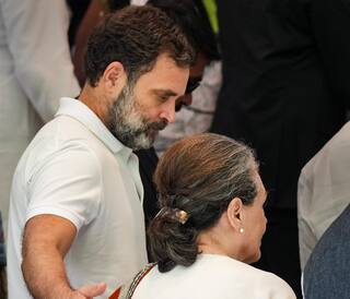 Congress : સોનિયા ગાંધી અને રાહુલ ગાંધીના વિમાનનું ભોપાલમાં ઈમરજન્સી લેંડિંગ