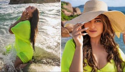 Sonakshi Sinha Pics: ਬਾਲੀਵੁੱਡ ਦੀ ਦਬੰਗ ਗਰਲ ਸੋਨਾਕਸ਼ੀ ਸਿਨਹਾ ਅੱਜ ਕਿਸੇ ਜਾਣ-ਪਛਾਣ ਤੇ ਨਿਰਭਰ ਨਹੀਂ ਹੈ। ਅਦਾਕਾਰਾ ਨੇ ਆਪਣੇ ਕਰੀਅਰ ਚ ਕਈ ਫਿਲਮਾਂ ਕੀਤੀਆਂ ਹਨ ਪਰ ਹੁਣ ਤੱਕ ਉਸ ਨੂੰ ਕੋਈ ਖਾਸ ਸਫਲਤਾ ਨਹੀਂ ਮਿਲੀ ਹੈ।
