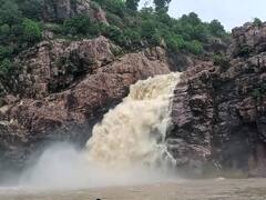 Gondia Hazara Fall : पर्यटकांना खुणावतोय गोंदियातील हाजरा फॉल...