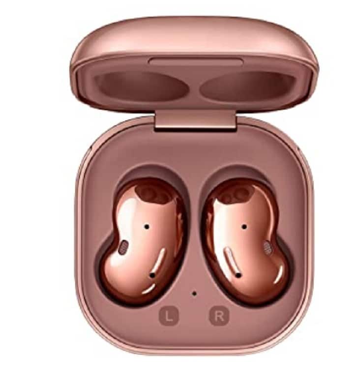 सैमसंग ब्रांड में Samsung Galaxy Buds Live मॉडल आप इस बजट में खरीद सकते हैं. अमेजन पर इसकी कीमत 4,790 रुपये है. इसमें 3 माइक, वॉयस पिकअप यूनिट, फुल चार्ज में 21 घंटे प्ले टाइम सहित कई फीचर्स हैं. इसमें मैक्सिमम ऑपरेटिंग डिस्टेंसिंग 400 मीटर है.