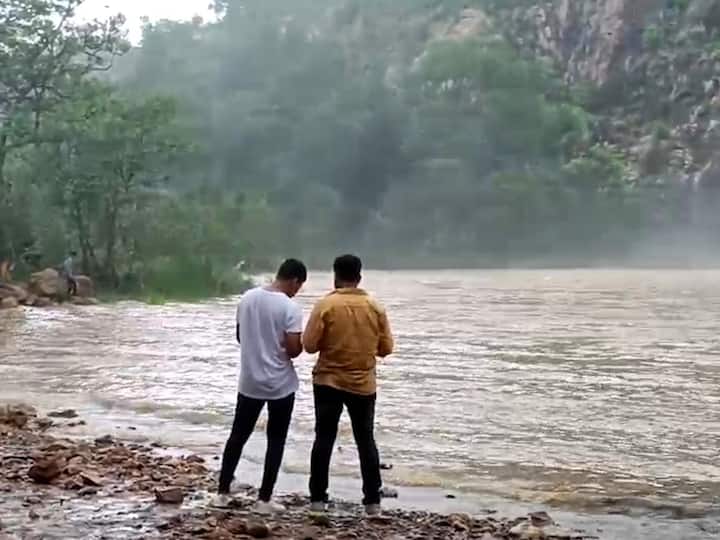 इथे येणाऱ्या पर्यटकांच्या संख्येत दिवसेंदिवस वाढ होत आहे.