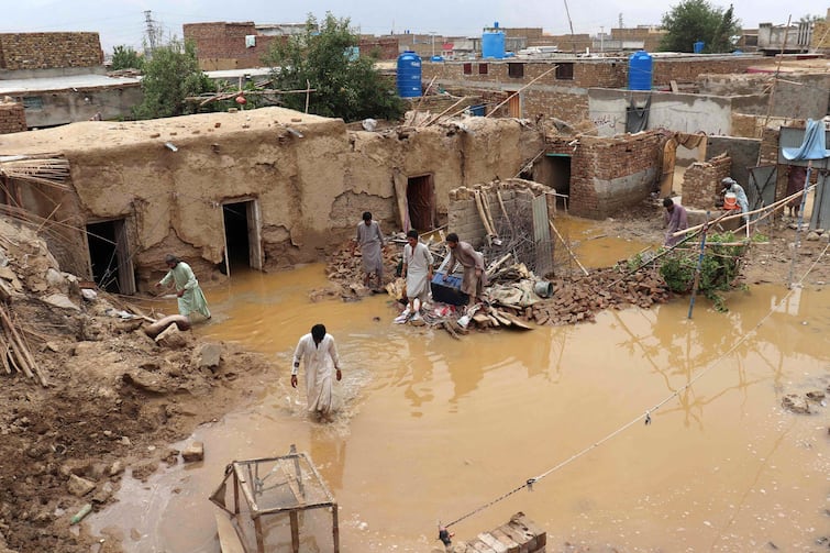 dr. Oberoi will build new houses for flood victims Flood in Punjab: ਡਾ. ਓਬਰਾਏ ਹੜ੍ਹ ਪੀੜਤਾਂ ਨੂੰ ਬਣਾ ਕੇ ਦੇਣਗੇ ਨਵੇਂ ਮਕਾਨ