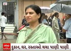Surat Rain | વરસાદી પાણીની નિકાલ કરવા મેયર ખુદ આવ્યા એક્શનમાં, જુઓ આ વીડિયોમાં કામગીરી
