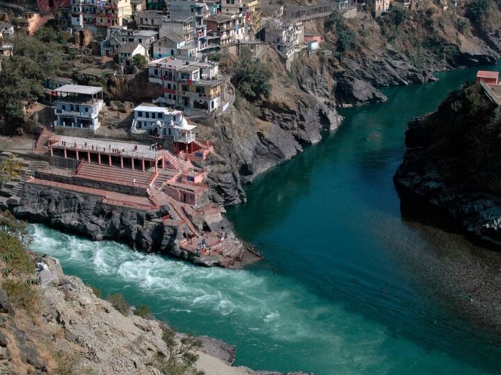 Uttarakhand Flood Alaknanda river Water level increased Haridwar Rishikesh Devprayag Alert Uttarakhand Flood: हरिद्वार और ऋषिकेश में बाढ़ की आशंका, प्रशासन ने किया अलर्ट, हेल्पलाइन नंबर भी जारी