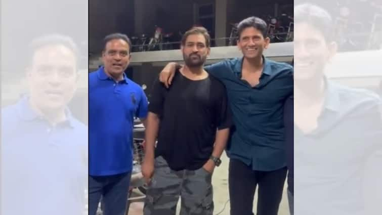 MS Dhoni’s Massive Bike And Car Collection Revealed By Venkatesh Prasad MS Dhoni: ''শো-রুম হতে পারে'', ধোনির বাইক ও গাড়ির সংগ্রহ দেখে চোখ ছানাবড়া প্রসাদের