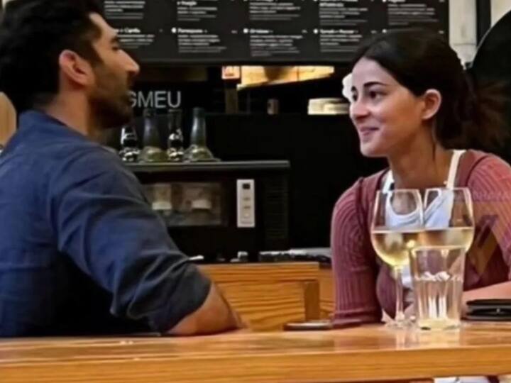 एक-दूसरे में खोए दिखे Aditya Roy Kapur और Ananya Panday, वायरल हुई वेकेशन की तस्वीर aditya roy kapur and ananya panday Lost In Each Other Eyes After new vacation photo viral एक-दूसरे में खोए दिखे Aditya Roy Kapur और Ananya Panday, वायरल हुई वेकेशन की तस्वीर