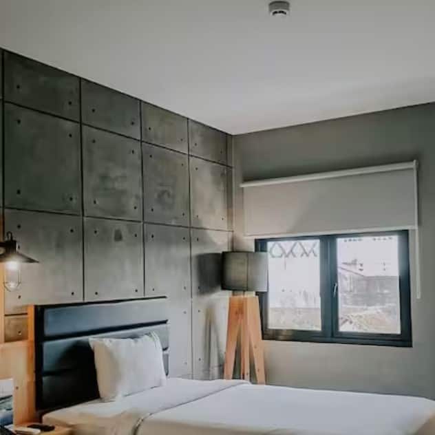 ਚਿੱਟੀ ਚਾਦਰ 'ਤੇ ਸ਼ਾਂਤ ਨੀਂਦ ਆਉਂਦੀ ਹੈ। ਹੋਟਲਾਂ ਵਿੱਚ ਆਉਣ ਵਾਲੇ ਮਹਿਮਾਨ ਕਮਰੇ ਵਿੱਚ ਬਹੁਤ ਆਰਾਮਦਾਇਕ ਅਤੇ ਆਰਾਮਦਾਇਕ ਮਹਿਸੂਸ ਕਰਦੇ ਹਨ।