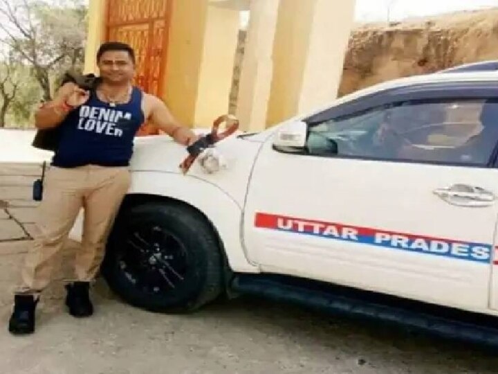 Prayagraj: 18 साल की नौकरी में फॉर्च्यूनर और लाखों का फ्लैट, महंत नरेंद्र गिरि का गनर बना अकूत संपत्ति का मालिक, FIR दर्ज