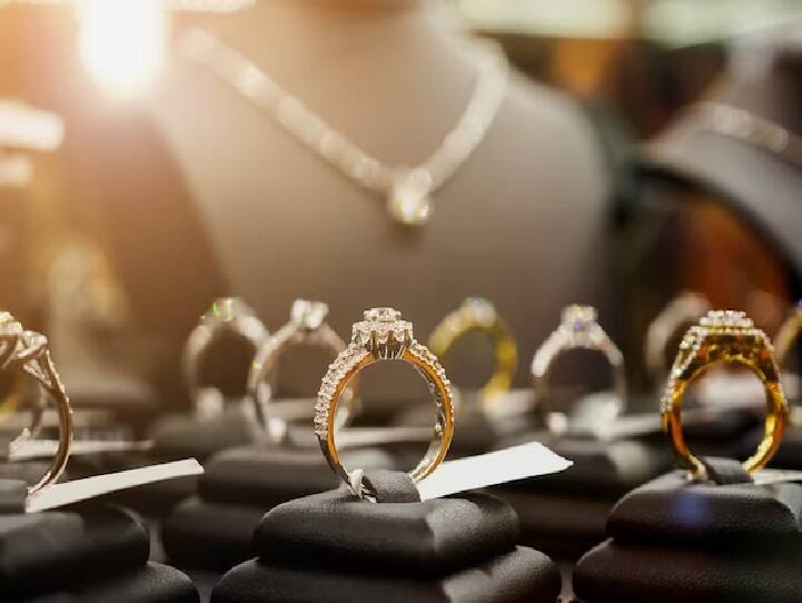 India Gems and Jewellery export in FY 2024 may fall to 10 to 15 percent said GJEPC चीन-अमेरिका की आर्थिक सुस्‍ती से भारत के हीरे-जवाहरात का निर्यात घटने का अनुमान, GJEPC अब कर रहा ये उपाय