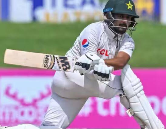 ਪਾਕਿਸਤਾਨ ਦੇ ਸਾਊਦ ਸ਼ਕੀਲ ਨੇ ਸ਼੍ਰੀਲੰਕਾ ਖਿਲਾਫ ਗਾਲੇ ਟੈਸਟ 'ਚ ਜ਼ਬਰਦਸਤ ਬੱਲੇਬਾਜ਼ੀ ਪੇਸ਼ ਕੀਤੀ। ਇਸ ਖਿਡਾਰੀ ਨੇ 361 ਗੇਂਦਾਂ 'ਤੇ 208 ਦੌੜਾਂ ਦੀ ਪਾਰੀ ਖੇਡੀ।