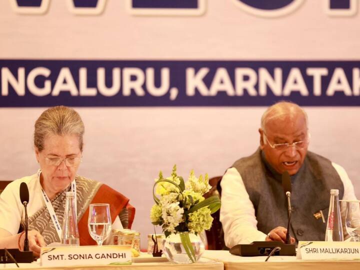 The major difference between the first and second meetings is the presence of Sonia Gandhi. Her presence is being seen as a move to get the Congress, the largest Opposition party in Lok Sabha, back in the lead on the united Opposition platform. (Source: Congress)