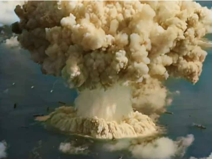 Nuclear Weapons Are So Dangerous Watch Video Of Nuclear Bomb Blast हे भगवान! इतना ज्यादा खतरनाक होता है 'परमाणु बम', ब्लास्ट की Video देख थरथरा जाएगी रुह