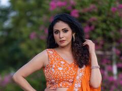 అందాల సదా, పసుపు చీరలో భలే బాగుంది కదూ!