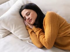 क्या आप मोटे तकिए पर सोते हैं? तुरंत छोड़ें ये आदत, वरना हाथ धोकर पीछे पड़ जाएंगी ये बीमारियां