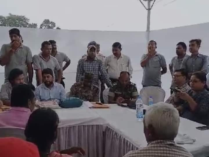 East Singhbhum Meeting of Tata Steel and local tribals regarding Dimna Lake land dispute Jharkhand Ann Jharkhand: डिमना लेक जमीन विवाद को लेकर टाटा स्टील और स्थानीय आदिवासियों की हुई बैठक, नहीं निकला कोई नतीजा