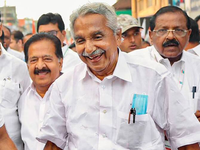 Oommen Chandy Former Kerala Chief Minister Passes Away Congress Veteran  Dies | Oommen Chandy Passes Away: केरल के पूर्व सीएम ओमान चांडी का निधन