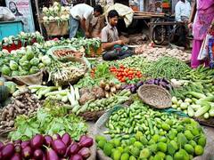 Vegetables Price: மீண்டும் அதிர்ச்சியளித்த தக்காளி.. சின்ன வெங்காயம், உருளையின் நிலவரமும் இதுதான்.. இன்றைய விலை பட்டியல்!