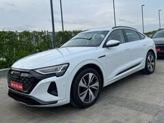 ऑडी क्यू8 ईट्रॉन इलेक्ट्रिक एसयूवी से हट गया पर्दा, जानें पहले से कितनी बेहतर हुई ये लग्जरी कार