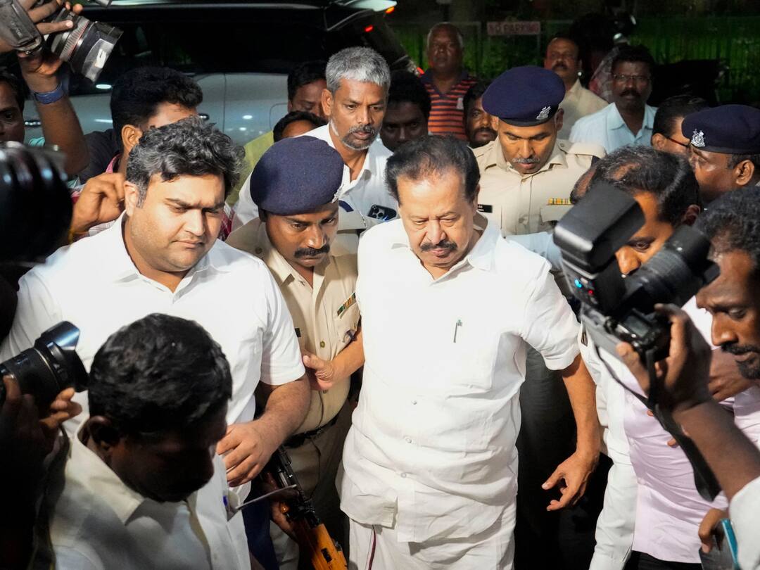 ED Seizes Over Rs 1 Crore, Freezes Assets Worth Rs 41.9 Crore In Raid Against Tamil Nadu Minister Ponmudy ED Seizes Over Rs 1 Crore, Freezes Assets Worth Rs 41.9 Crore In Raid Against Tamil Nadu Minister Ponmudy