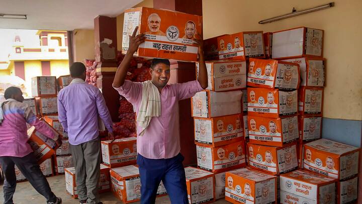 আবেদনকারীর পরিচয়পত্র দেওয়া বাধ্যতামূলক। যেমন ভোটার কার্ড বা আধার কার্ড।