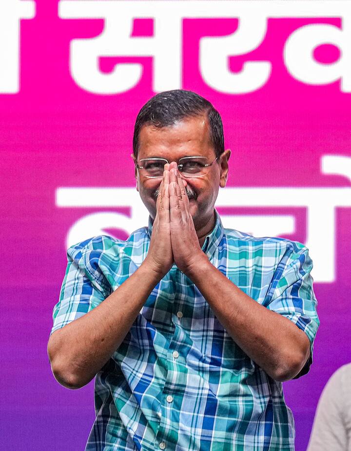 वहीं दिल्ली के सीएम अरविंद केजरीवाल का नाम भी सी-वोटर के सर्वे में 14 फीसदी लोगों ने लिया है. दिल्ली के सीएम अरविंद केजरीवाल भी विपक्षी दलों का हिस्सा हैं. पटना और बेंगलुरू में विपक्षी दलों की बैठक में वो शामिल हुए हैं. दिल्ली के बाद पंजाब में जीत दर्ज कर अरविंद केजरीवाल ने राजनीति में अपनी पकड़ को मजबूत की है.