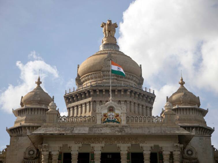 Karnataka 10 BJP MLAs Suspended For Remaining Assembly Session For Throwing Papers On Deputy Speaker Karnataka: 10 BJP MLAs Suspended From Remaining Assembly Session For Throwing Papers On Deputy Speaker